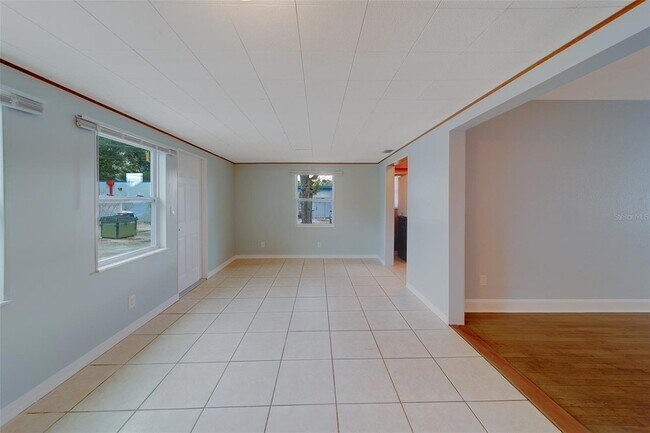 Building Photo - 810 2nd Ave NW