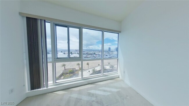 Building Photo - 4575 Dean Martin Dr
