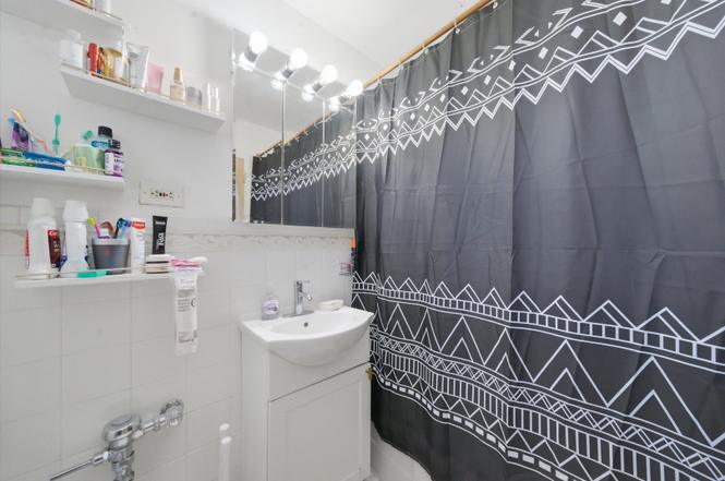 Building Photo - 6030 N Sheridan Rd