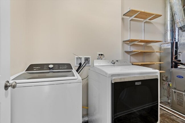 Building Photo - 2942 Madison Dr