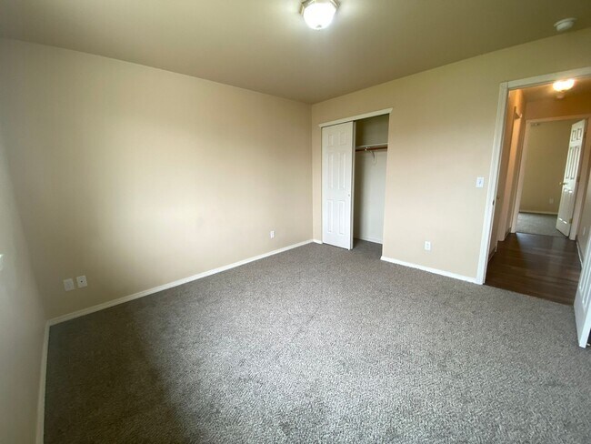 Building Photo - 3 Bedroom 2 Bathroom Home for Rent!