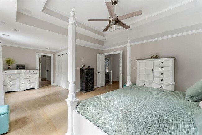 Building Photo - 302 Hascall Rd NW