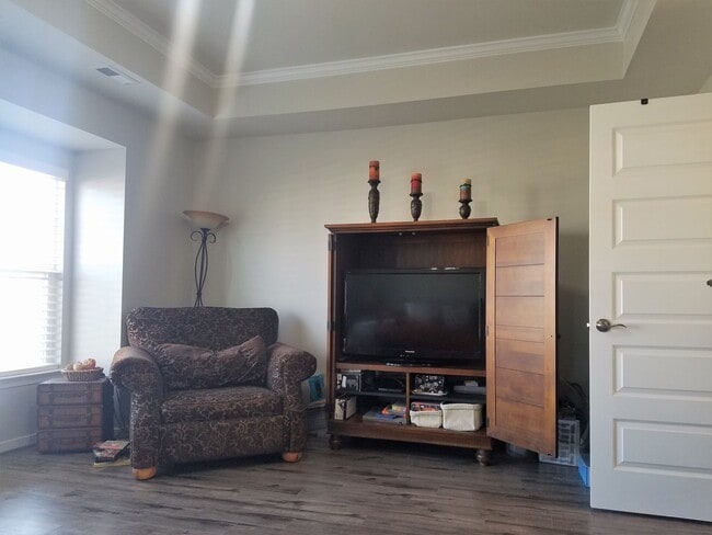 Building Photo - Gorgeous 3 story townhome in West End Henrico with loads of upgrades!