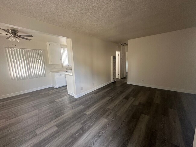 Interior Photo - 111-115 E. Beach Ave.