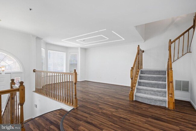 Building Photo - 18506 Carriage Walk Cir