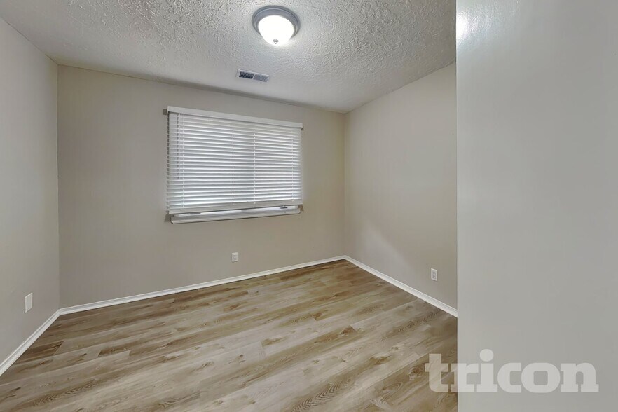 Building Photo - 1416 Nemesia Pl NE