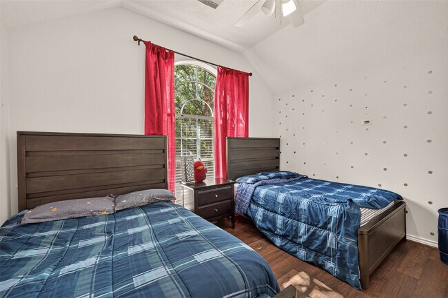 Building Photo - 6514 Kings Summit Dr
