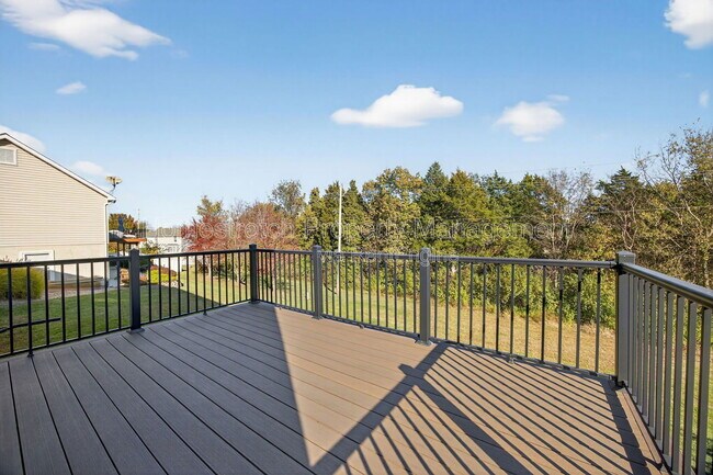 Building Photo - 820 Whisper Creek Ct