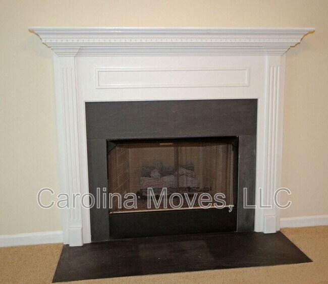 Building Photo - 500 Cliffview Ct