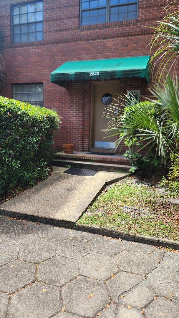 Primary Photo - 2849 Herschel St