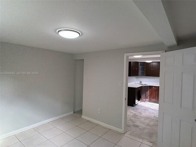 Building Photo - 1350 SW 13th St