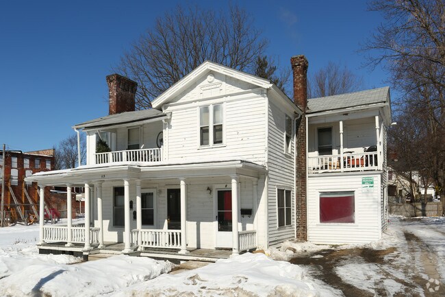 Primary Photo - 113 E Cross St