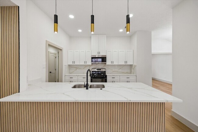 Building Photo - 9214 Grandview Park Dr