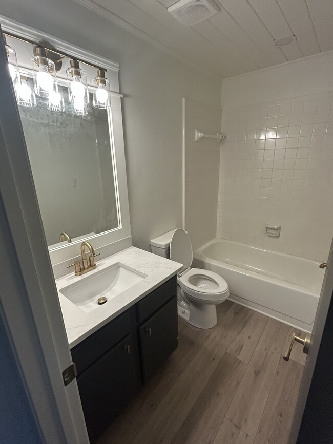 Building Photo - 4 Confederate Dr S