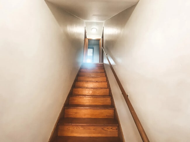 Building Photo - Triplex