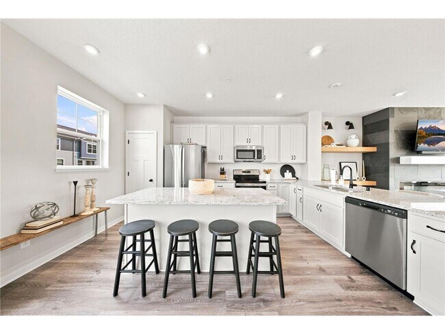 Building Photo - 2217 Gateway Curv