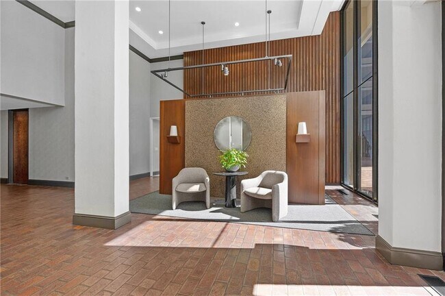 Building Photo - 2575 Peachtree Rd NE