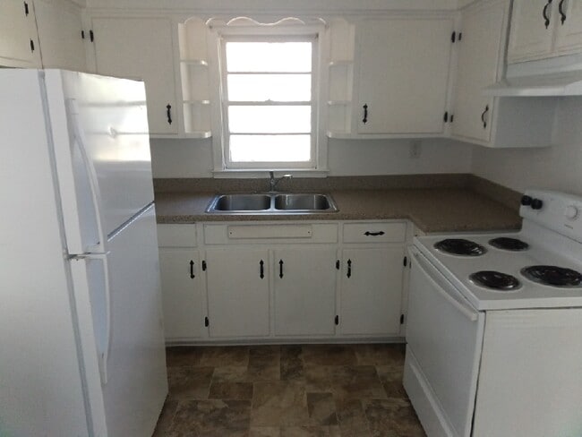 Building Photo - 3309 10th St