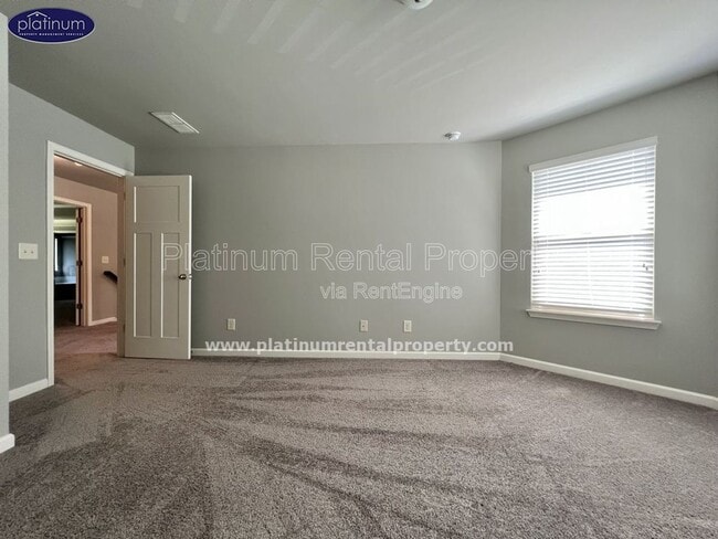 Building Photo - 2435 Kemp Dr NW