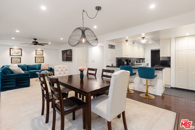 Building Photo - 6708 Hillpark Dr