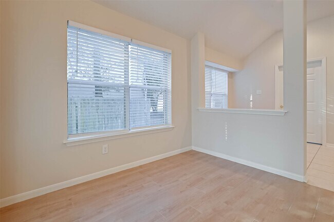 Building Photo - 206 N Wynnoak Cir