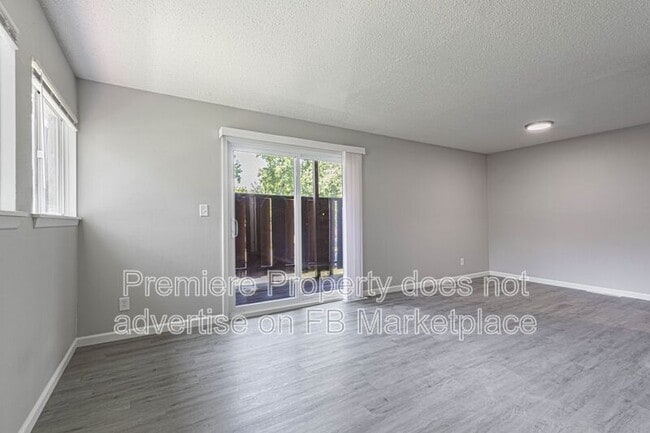 Building Photo - 8441 Kessler St