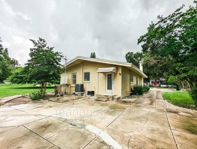 Building Photo - 1013 23rd St W