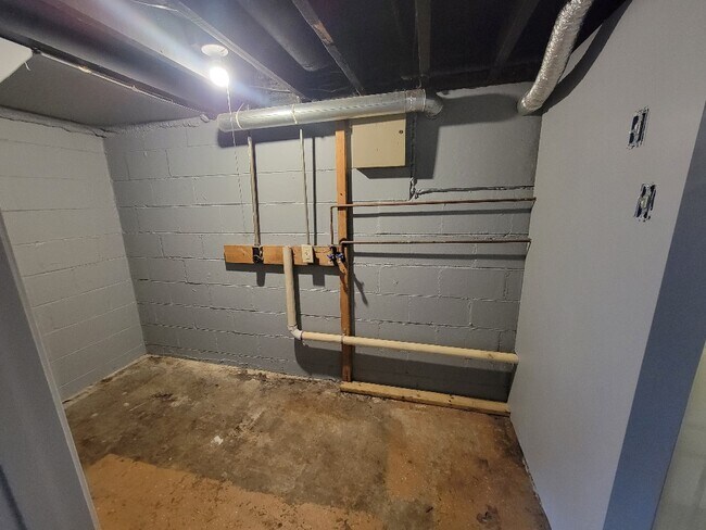 Building Photo - 3571 Wright Ave