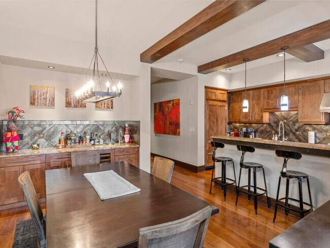 Building Photo - 7 Elkstone Pl