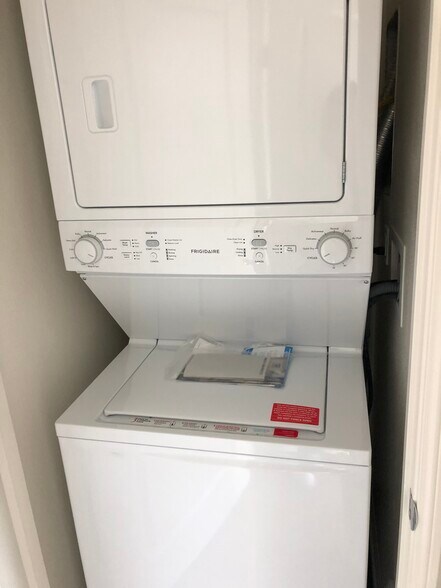 Building Photo - 7448 Solstice Pl