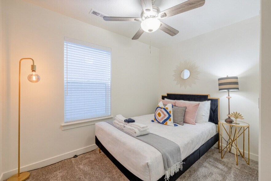 Building Photo - 408 S 680 E