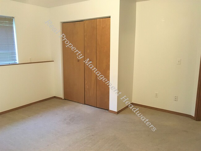 Building Photo - 3 Bedroom 1 1/2 Bath House For Rent