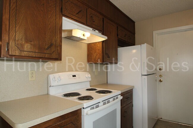 Building Photo - 2810 Lawndale St