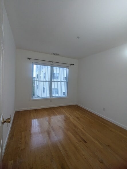 Building Photo - 84 Aborn St