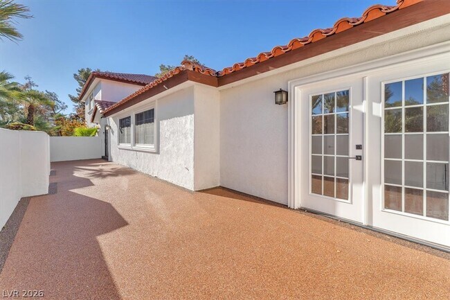 Building Photo - 2868 Vista Del Sol Ave