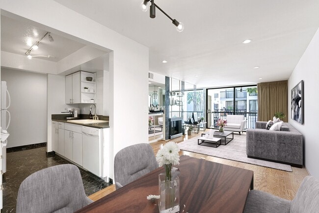 Building Photo - 906 N Doheny Dr