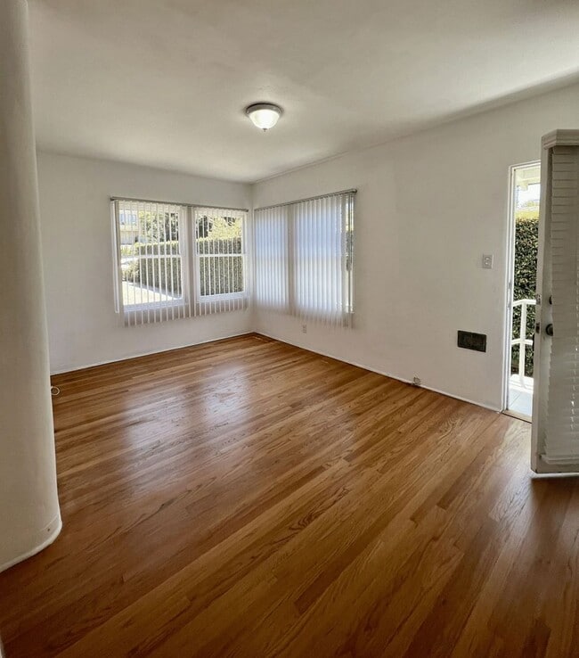 Building Photo - 3538 State St