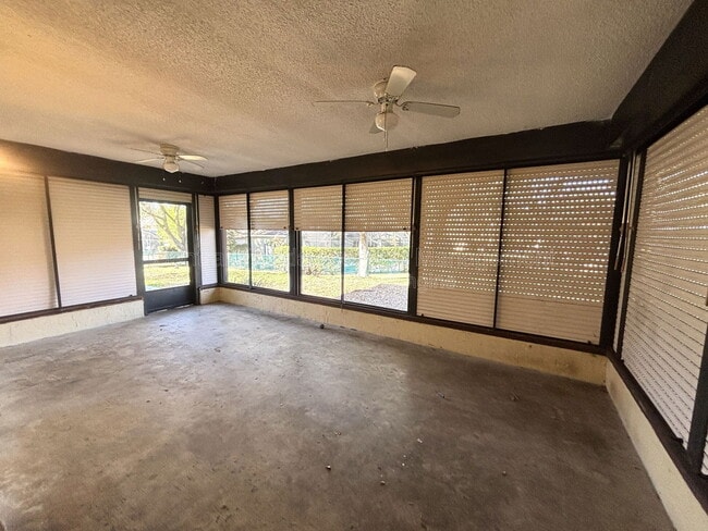 Building Photo - 12429 Sunshine Dr