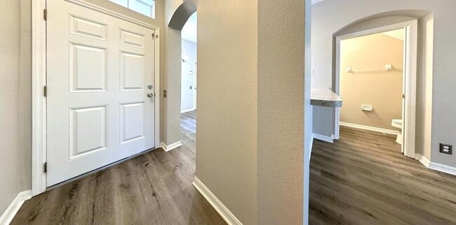 Building Photo - 9828 Fan Palm Way