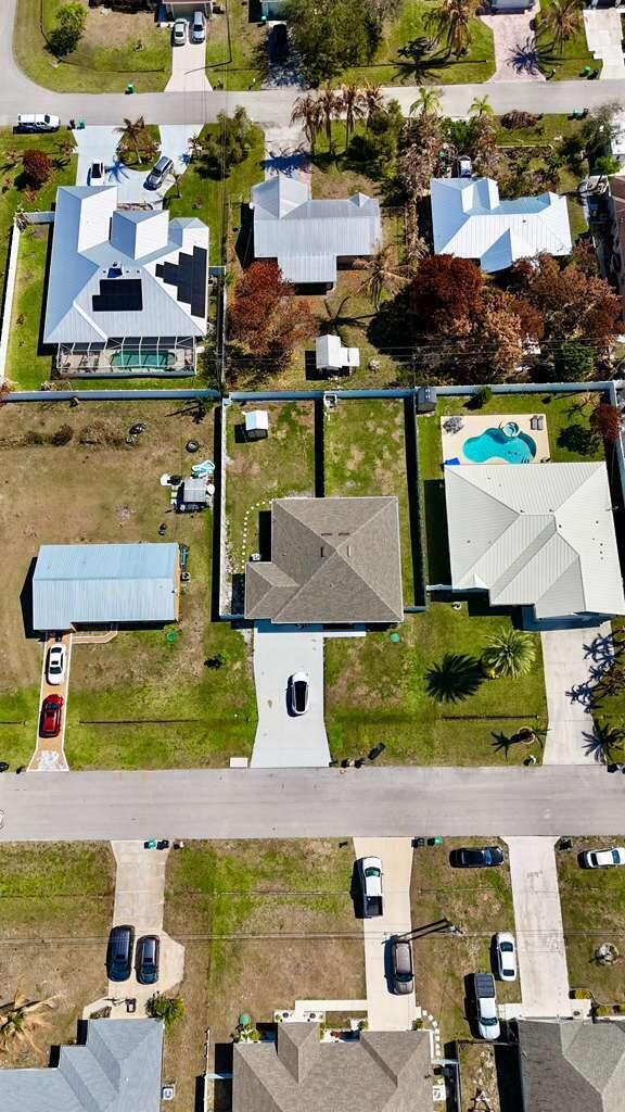 Building Photo - 2507 SE Charleston Dr