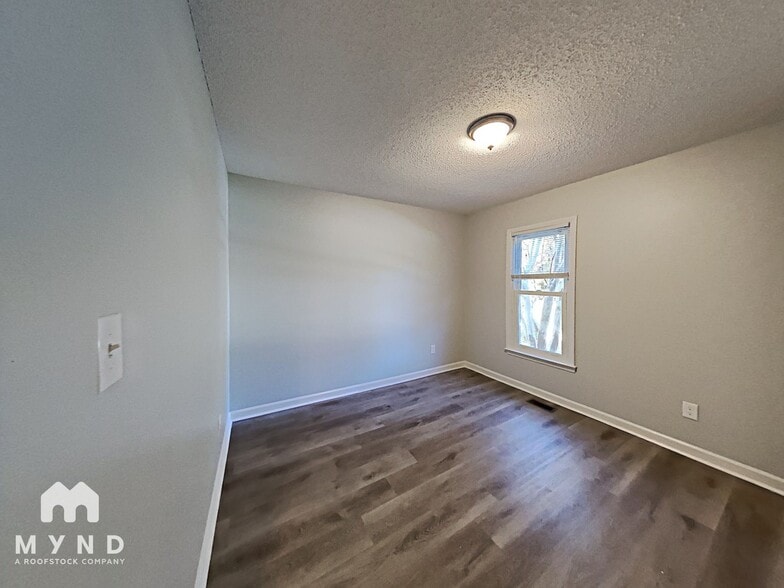 Building Photo - 1316 Amber Acres Ln