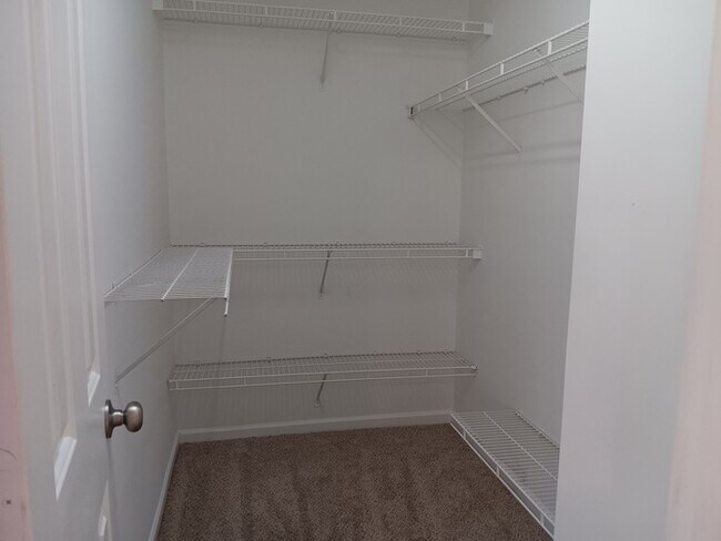 Building Photo - 2540 Governors Pointe Ct NE