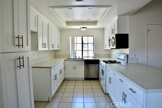 Building Photo - 21696 Laurelrim Dr