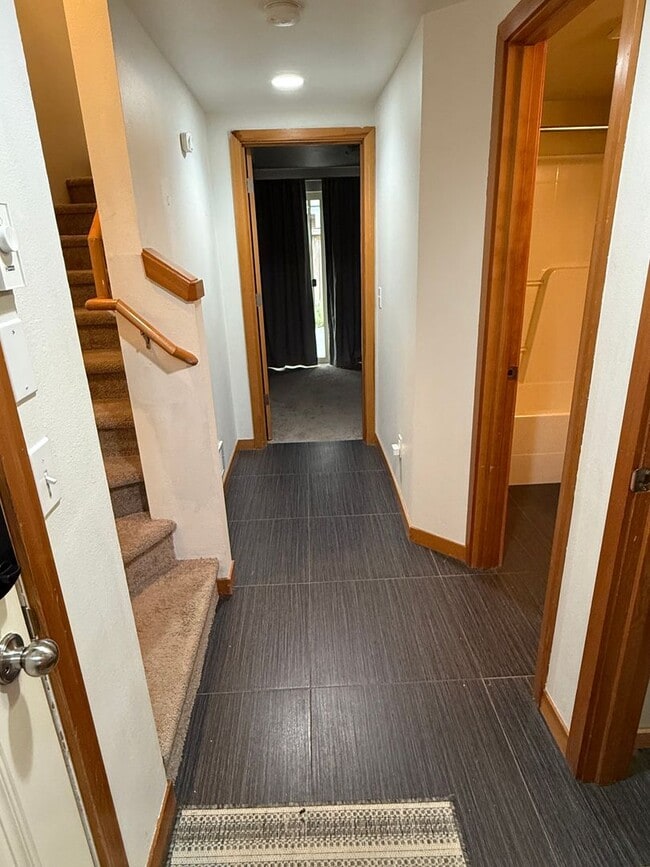 Primary Photo - M/I SPECIAL! Highland Park Townhome w/ 3BR/2BA at over 1,000 Sq Ft!