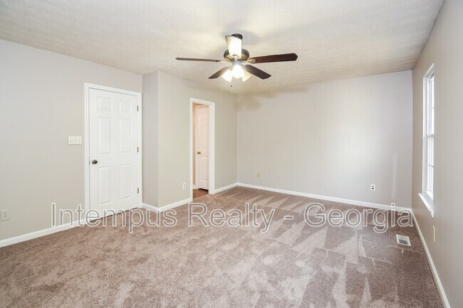 Building Photo - 3459 Lee Ct