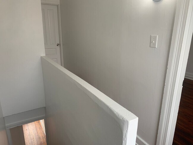 Building Photo - 3 Bedrooms on the Avenues York City