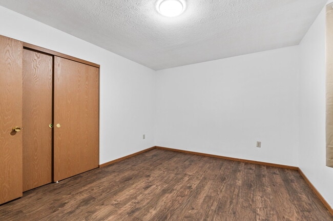 Building Photo - 503 Rosehill Dr