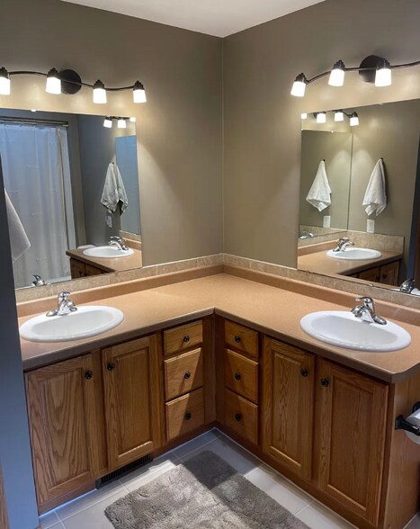 Building Photo - 5451 North Ave