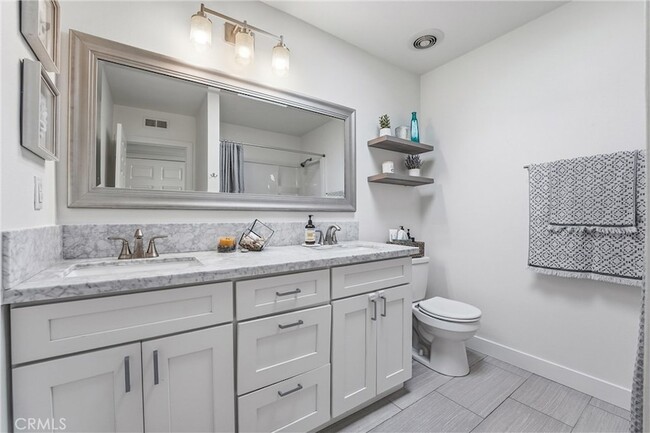 Building Photo - 30692 Calle Chueca