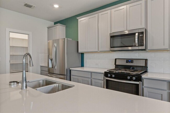 Building Photo - 7103 Travertine Spring Dr